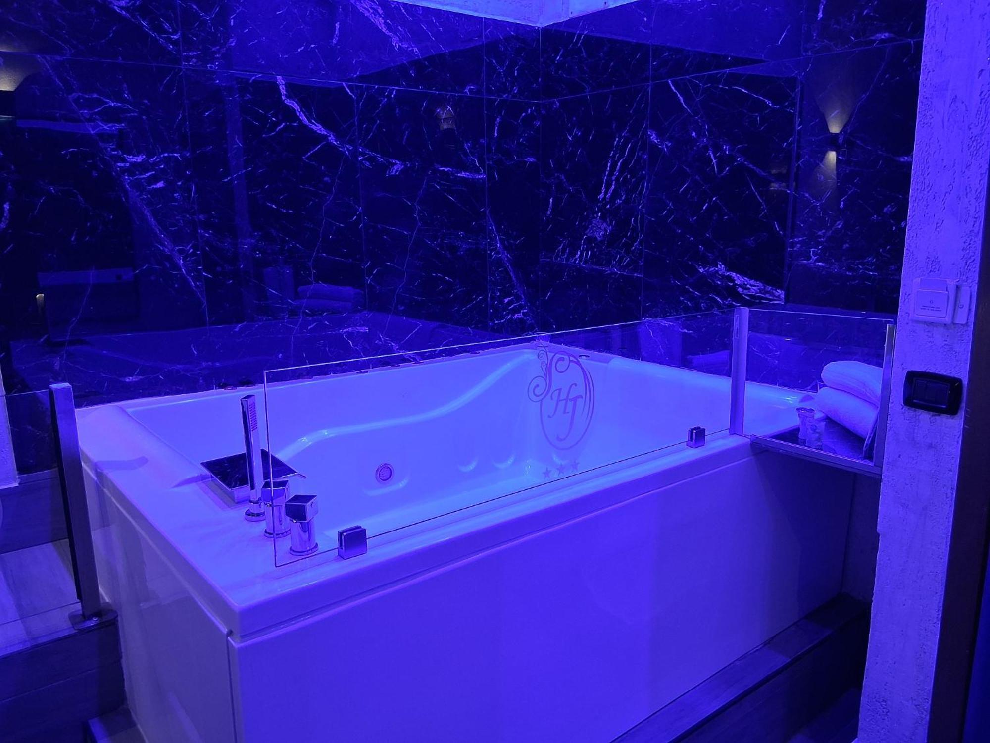 Hotel Joy Castel Volturno Exterior photo