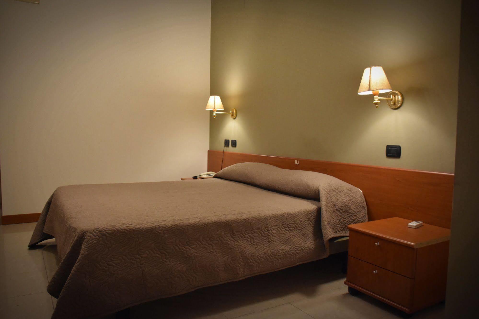 Hotel Joy Castel Volturno Exterior photo