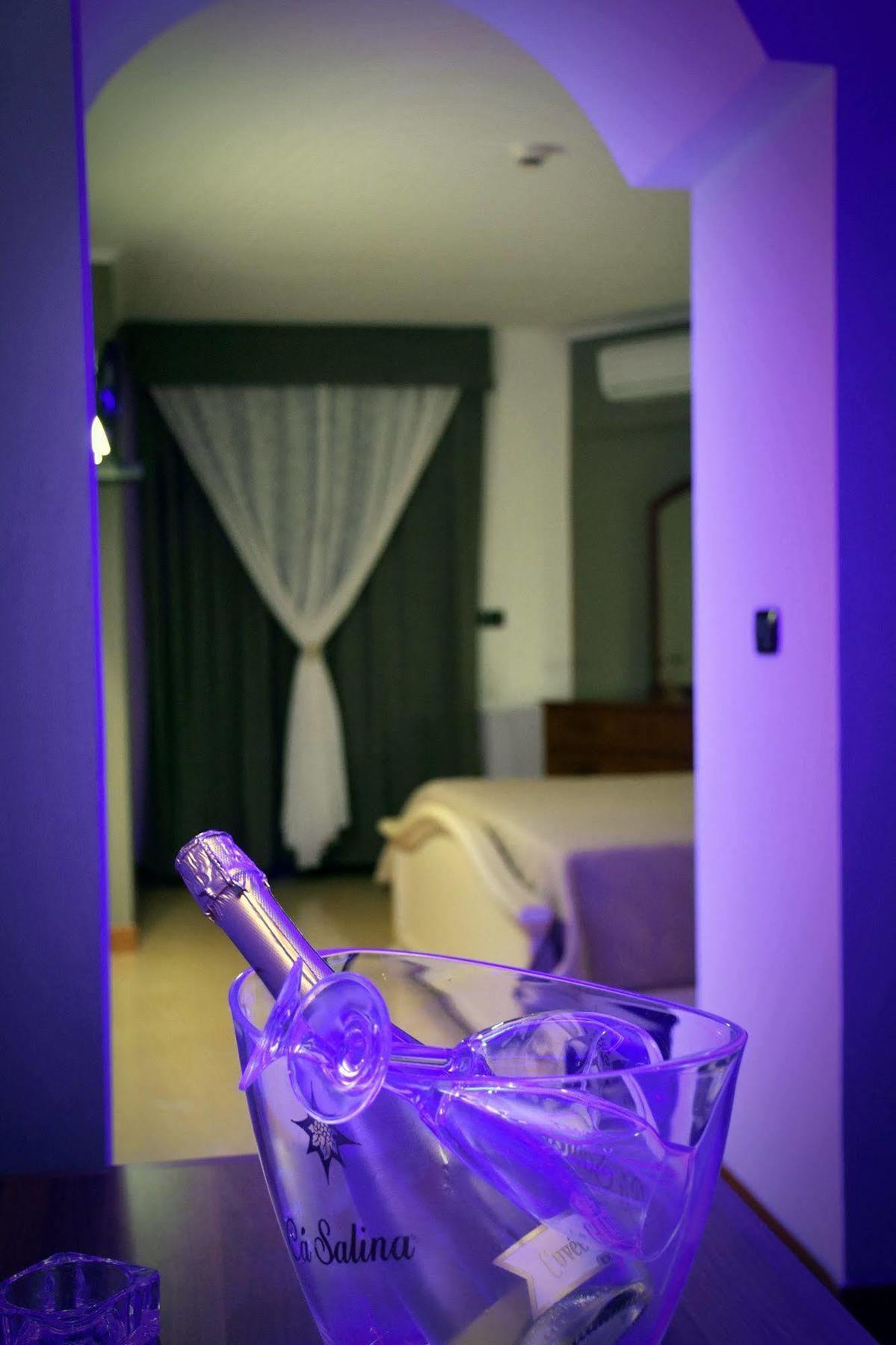 Hotel Joy Castel Volturno Exterior photo
